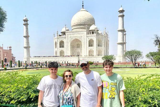 Taj mahal, Agra Fort, Fatehpur Sikri Tour From Delhi by Car